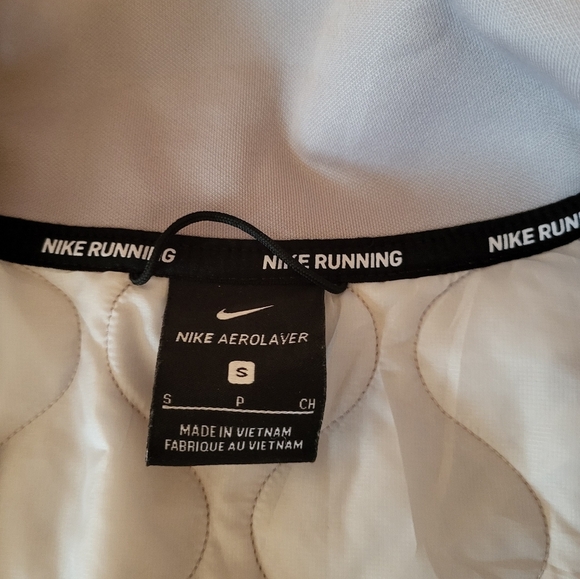 Nike Aerolayer Quilted Vest Grey with Black Accents, Size Small - Picture 5 of 6